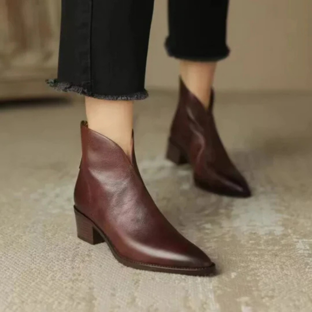 Anspruchsvolle Damenstiefel aus Leder mit elegantem Blockabsatz