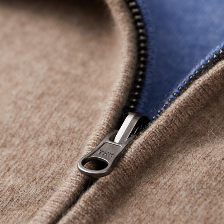 Exklusive Herren-Kapuzenjacke aus weicher Kaschmirwolle mit Reißverschluss - das Nonplusultra in Premium-Qualität