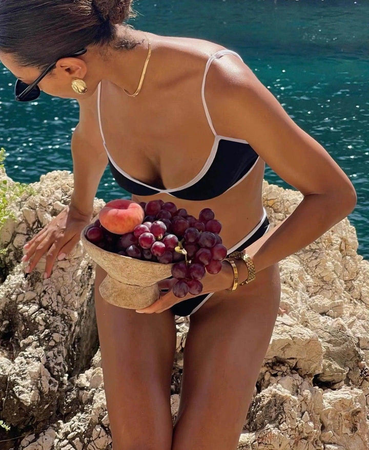 Carlina | Chic Bikini met Modieuze Contrastdetails voor een Verleidelijk en Stijlvol Uiterlijk
