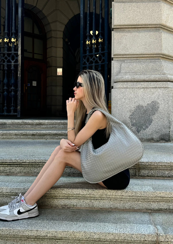Vayda | Elegante Borsa a Mano in Tessuto Grigio Chiaro con Design Moderno e Alla Moda