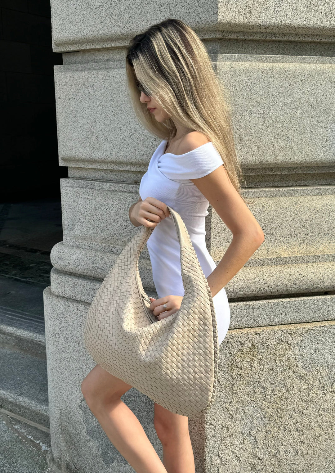 Valarie | Stylowa i elegancka beżowa torebka na ramię Chic