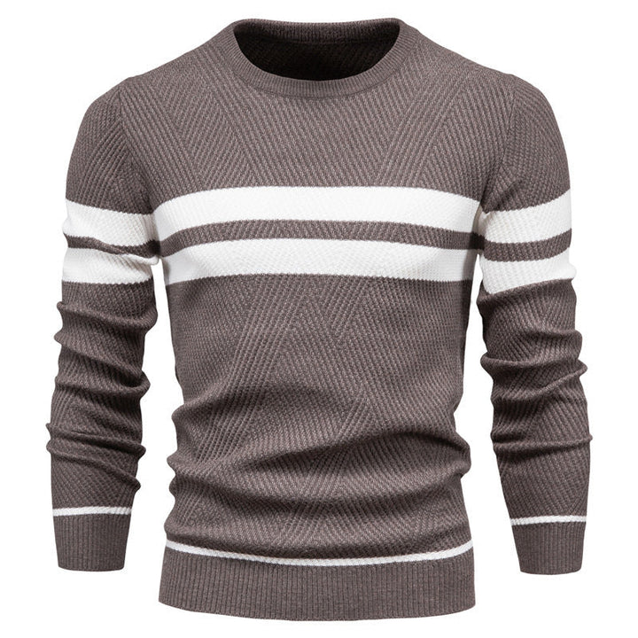 Modischer gestreifter Herren-Rundhalspullover - ein modernes und elegantes Alltags-Accessoire