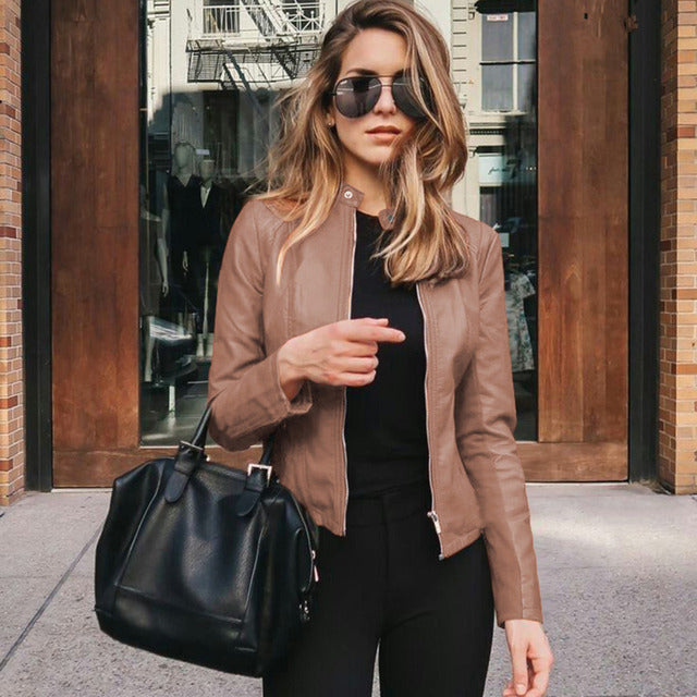 Modische Slim Fit Lederjacke für Damen - stilvoll und elegant für jede Gelegenheit