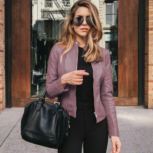 Modische Slim Fit Lederjacke für Damen - stilvoll und elegant für jede Gelegenheit