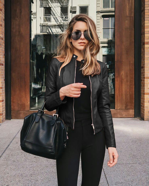Modische Slim Fit Lederjacke für Damen - stilvoll und elegant für jede Gelegenheit