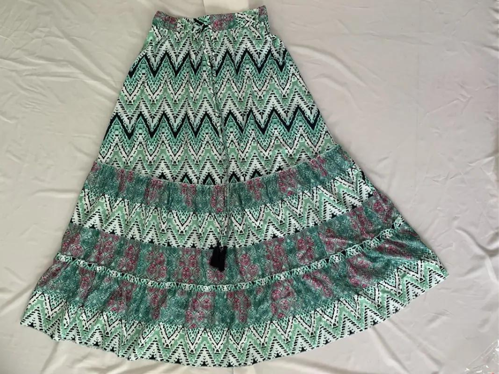 Stylowa damska spódnica maxi na eleganckie okazje