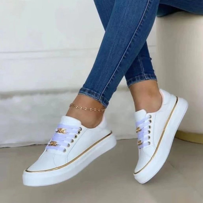Modische Damen-Sportschuhe aus luftigem Textilmaterial - perfekt für Freizeitmomente und zur Betonung des individuellen Stils