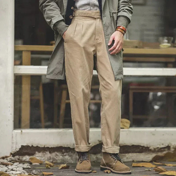 Eleganckie męskie spodnie z modnym plisowanym przodem dla stylowego looku