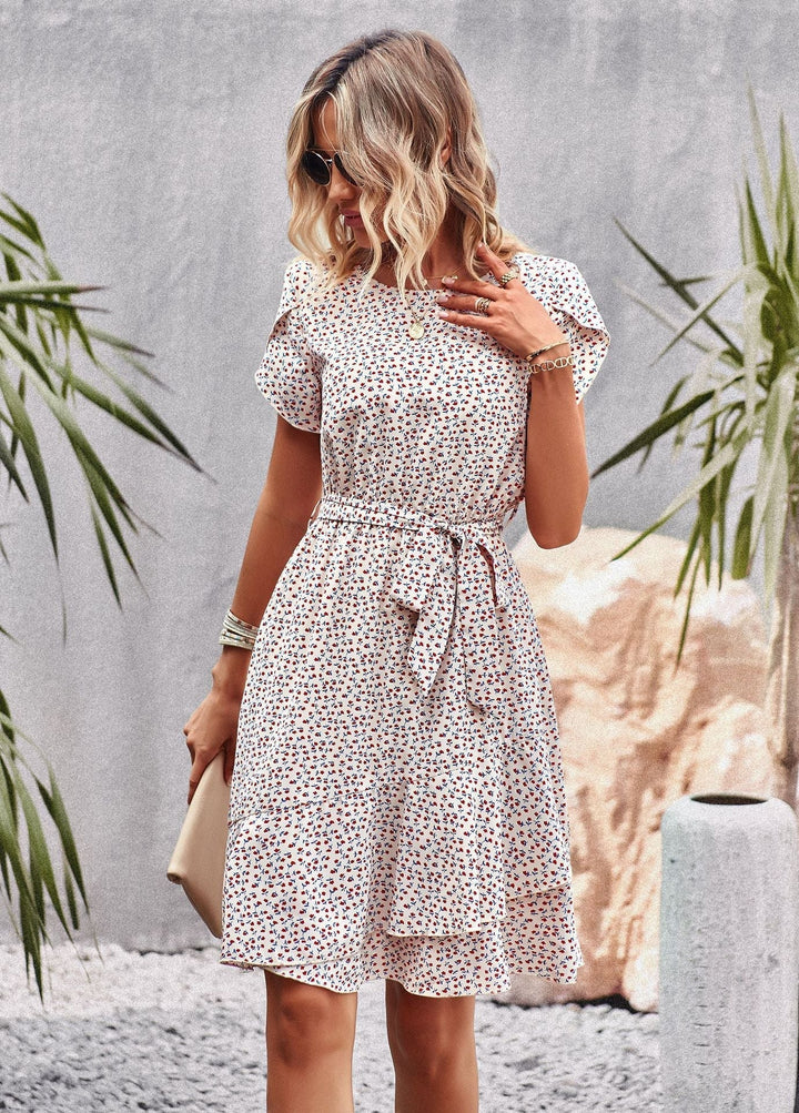 Stilvolles Elisa™-Kleid mit elegantem Gürtel, der die Taille betont