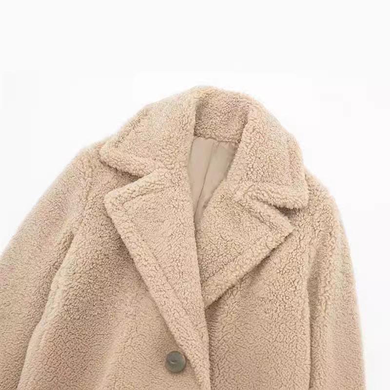 Modischer und bequemer Oversize-Damenmantel - die perfekte Kombination aus Eleganz und Komfort