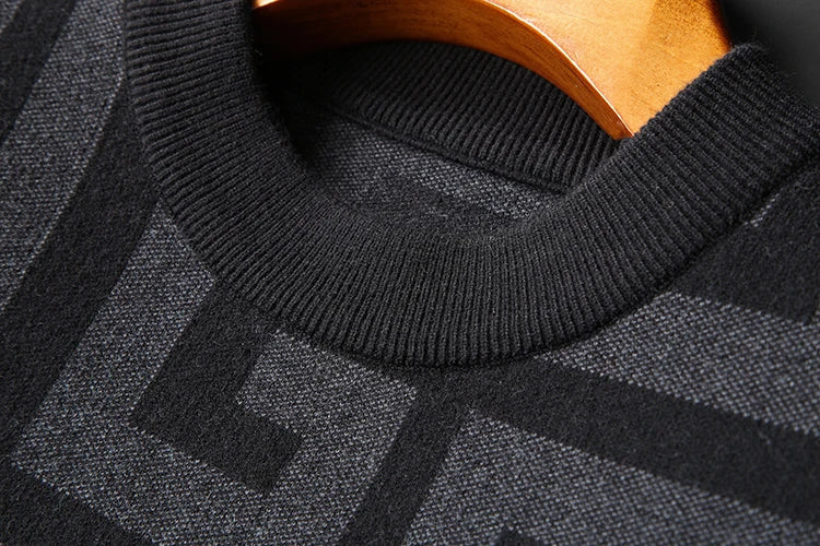 Stilvoller Herrenstrickpullover im eleganten klassischen Stil