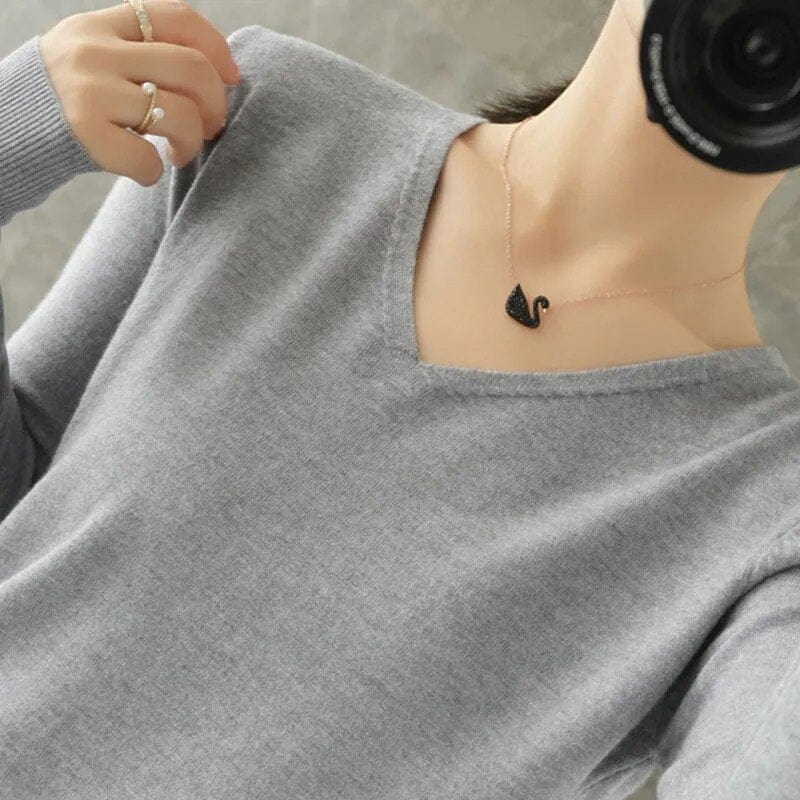 Eleganter Damenpulli mit modischem V-Ausschnitt