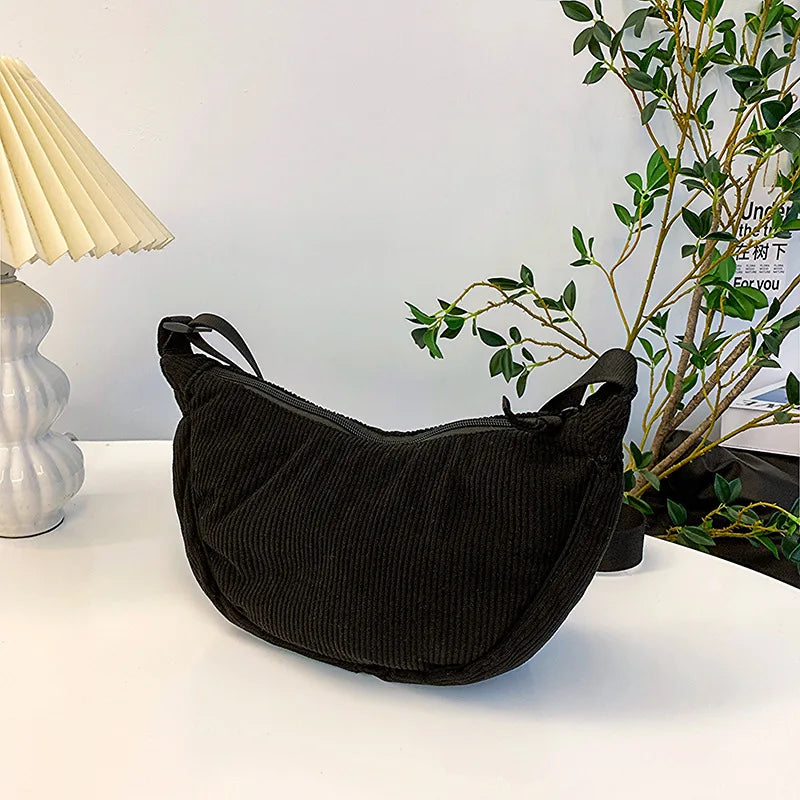 Joseph | Elegante Crossbody-Tasche aus Cord - eine Kombination aus Stil und Komfort