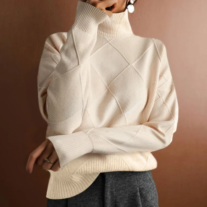 Klassischer Damenpulli mit elegantem hohen Kragen für einen einzigartigen Stil