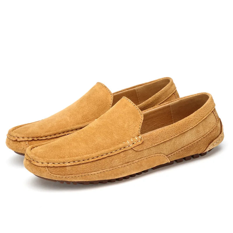 Modische Herren-Slipper aus natürlichem Wildleder für einen einzigartigen Look