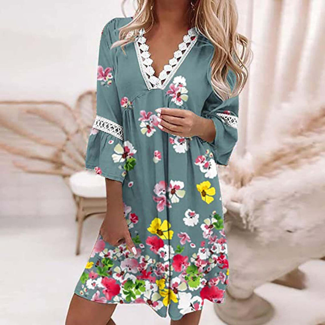 Stilvolles Blumenkleid für Damen - eine elegante Wahl für Frühling und Sommer