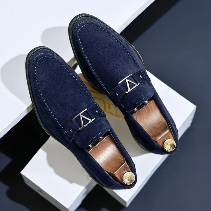 Stilvolle Herren-Slipper aus hochwertigem, handgefertigtem Wildleder für eleganten Komfort