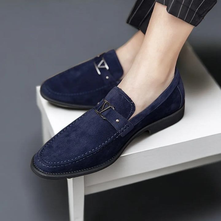 Stilvolle Herren-Slipper aus hochwertigem, handgefertigtem Wildleder für eleganten Komfort