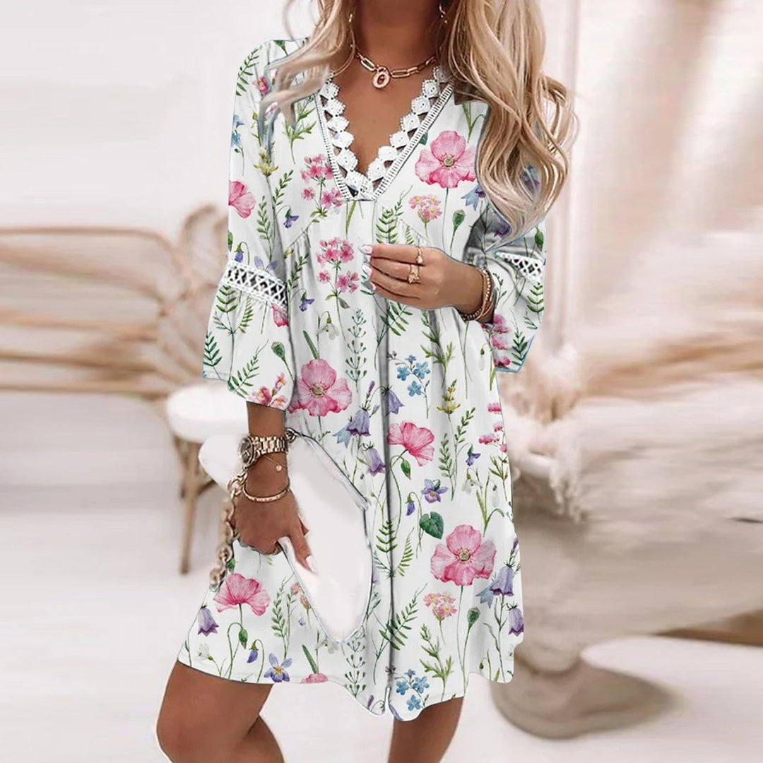Stilvolles Blumenkleid für Damen - eine elegante Wahl für Frühling und Sommer