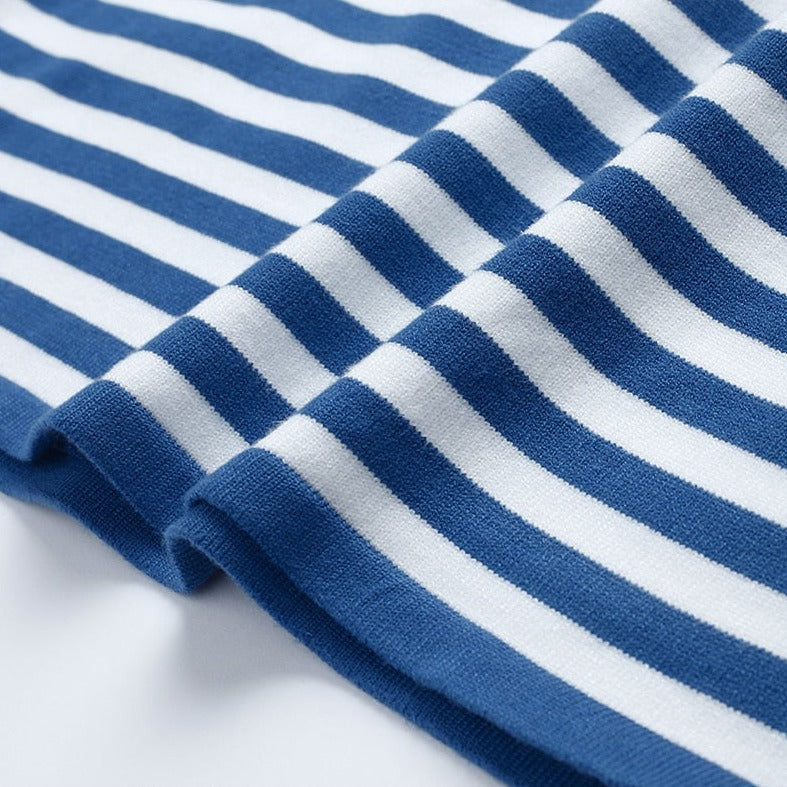 Elegancka damska bluzka w paski z długim rękawem - modny i wygodny wybór