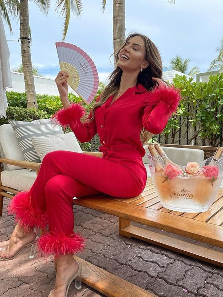 Belinay Luxe Tweedelige Pyjama Set met verfijnde Veerdetails voor ultiem comfort en stijl
