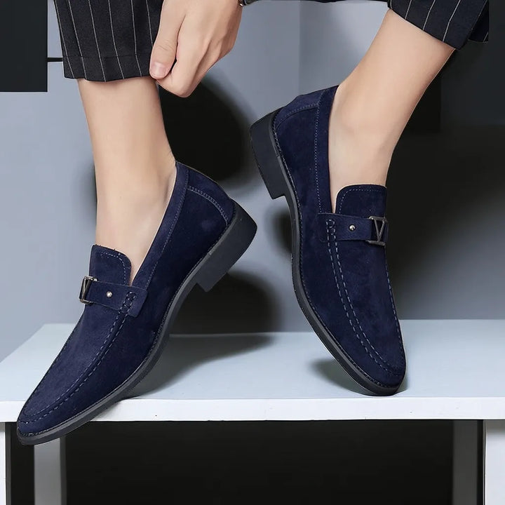 Stilvolle Herren-Slipper aus hochwertigem, handgefertigtem Wildleder für eleganten Komfort