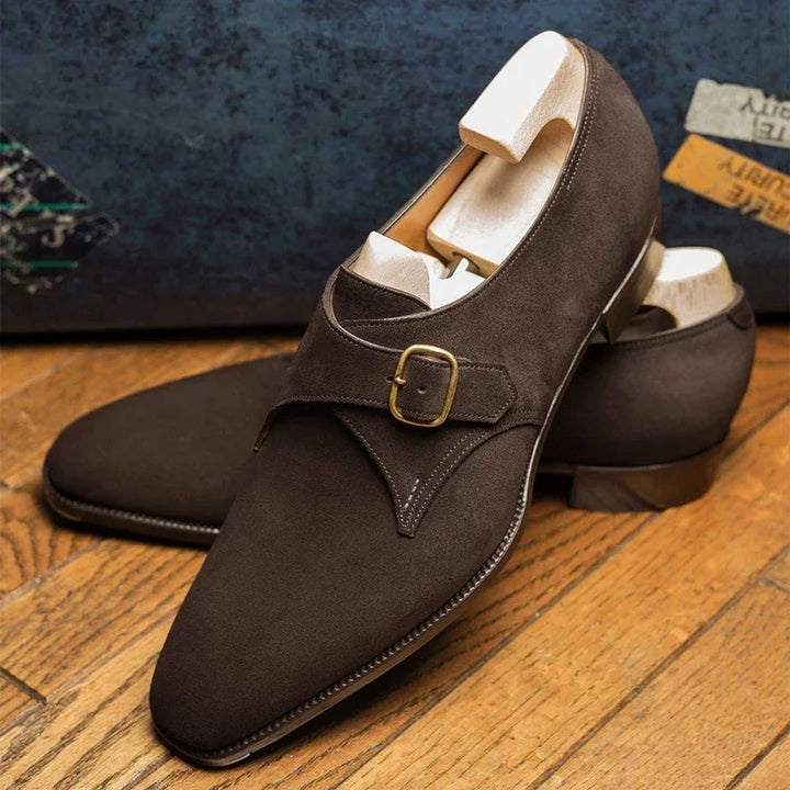 Elegante Herrenschuhe für jeden Anlass aus stilvollem dunkelbraunem Wildleder