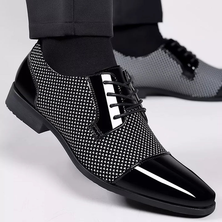 Elegante Herren Lederschuhe mit dekorativen Kristallen