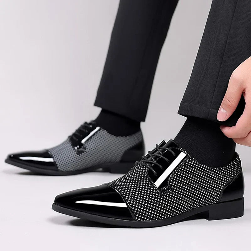 Elegante Herren Lederschuhe mit dekorativen Kristallen