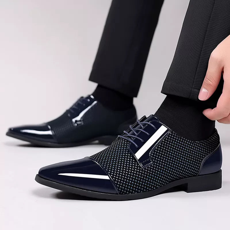 Elegante Herren Lederschuhe mit dekorativen Kristallen
