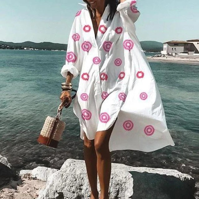 Stilvolles elegantes Sommerkleid für einzigartige Sommermomente