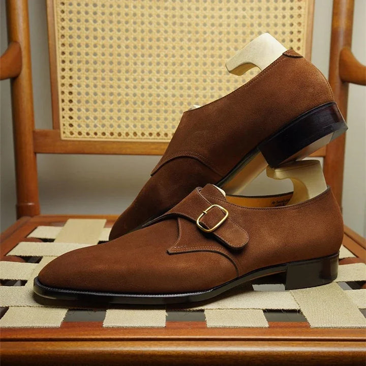 Elegante Herrenschuhe für jeden Anlass aus stilvollem dunkelbraunem Wildleder
