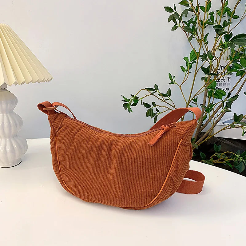 Joseph | Elegante Crossbody-Tasche aus Cord - eine Kombination aus Stil und Komfort