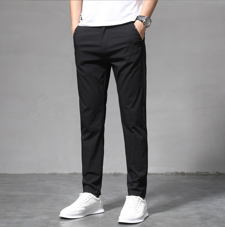 Elegante und funktionelle wasserdichte Herrenhose - perfekt für jede Gelegenheit