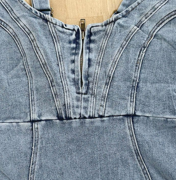 Sara™ - Stilvolles Denim-Kleid mit taillierter Passform für einen eleganten Effekt