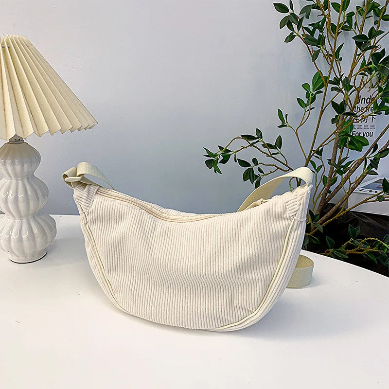 Joseph | Elegante Crossbody-Tasche aus Cord - eine Kombination aus Stil und Komfort