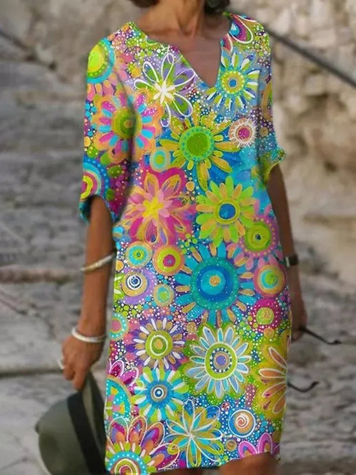 Stilvolles elegantes Blumenkleid für Frauen für einen einzigartigen Look