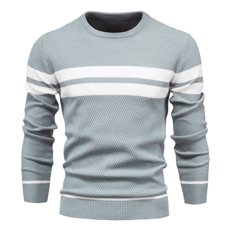 Modischer gestreifter Herren-Rundhalspullover - ein modernes und elegantes Alltags-Accessoire