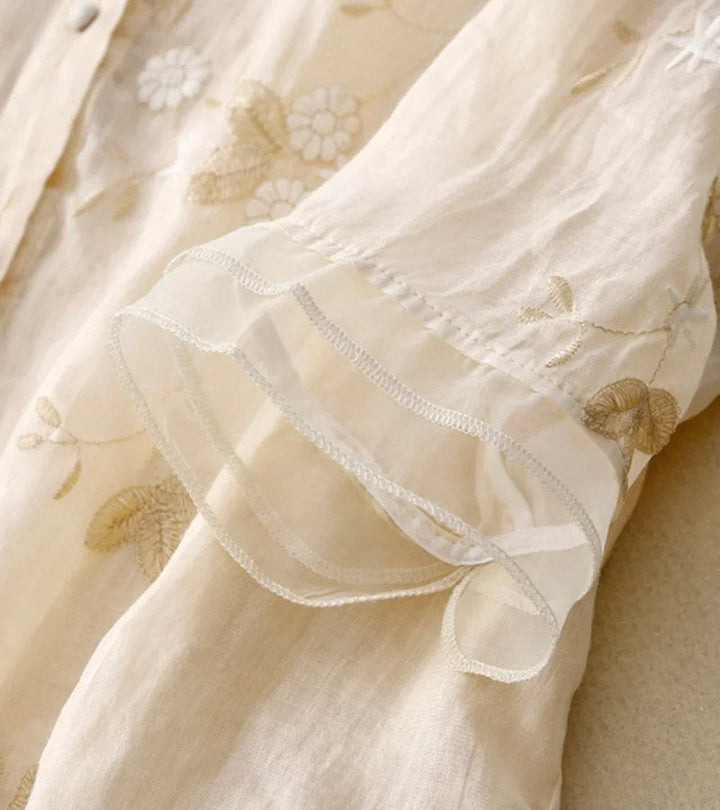 Elegantes Damenhemd im Vintage-Stil mit Verzierungen für einen einzigartigen Stil