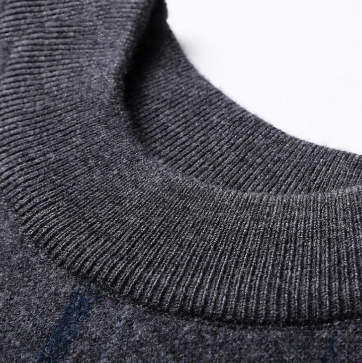 Stilvoller und eleganter Herrenpullover mit Rundhalsausschnitt aus hochwertigen Materialien