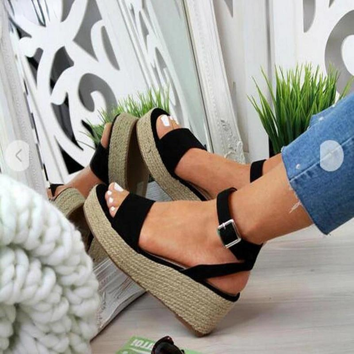 Stilvolle Damen-Sandalen mit eleganten hohen Absätzen für einen beeindruckenden Auftritt