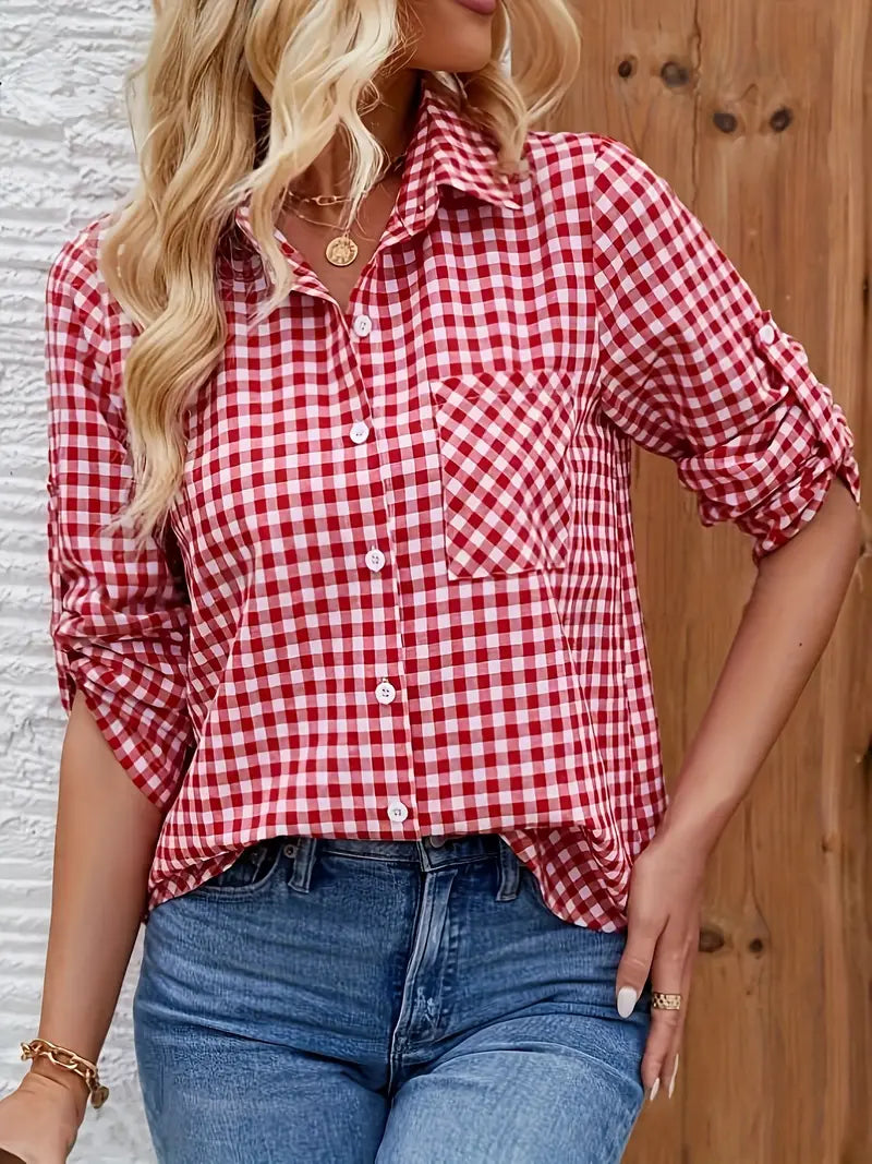 Elegantes Freizeithemd für Damen mit modernem Karomuster und bequemem Button-Down-Verschluss