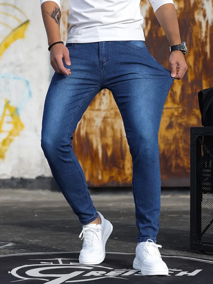 Stylische Herren-Skinny-Jeans aus mittelschwerem Stretch-Denim - garantierter Komfort und modischer Look
