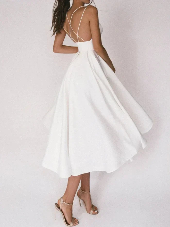 Elegantes Damenkleid mit V-Ausschnitt - eine gute Wahl für besondere Anlässe