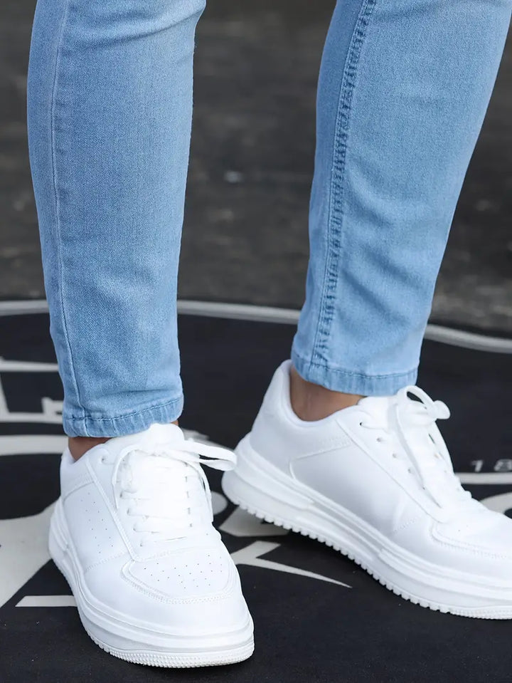 Stylische Herren-Skinny-Jeans aus mittelschwerem Stretch-Denim - garantierter Komfort und modischer Look