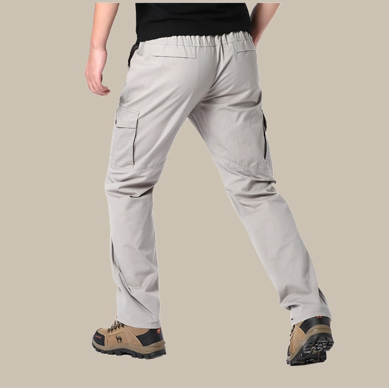Hochwertige Herren-Cargohose im modischen und bequemen Regular Cut - die perfekte Kombination aus modischem Design und Funktionalität