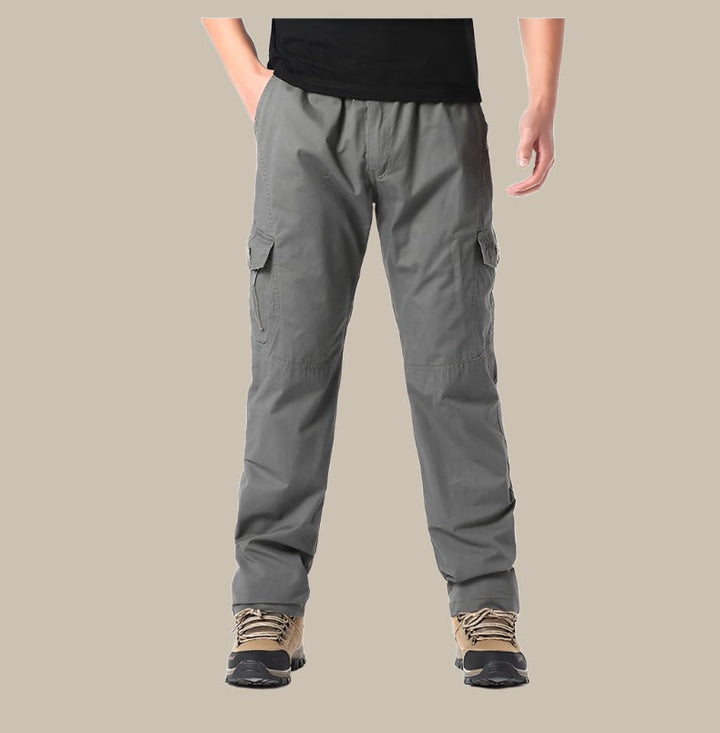 Hochwertige Herren-Cargohose im modischen und bequemen Regular Cut - die perfekte Kombination aus modischem Design und Funktionalität