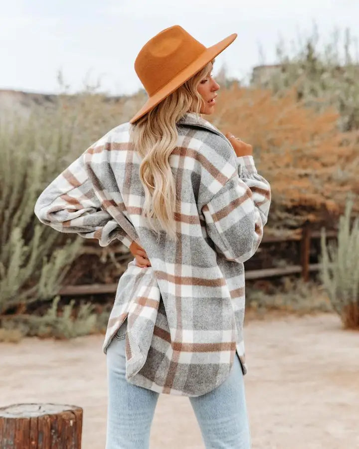 Elegantes Damen-Sweatshirt im rustikalen Stil mit klassischem Karo