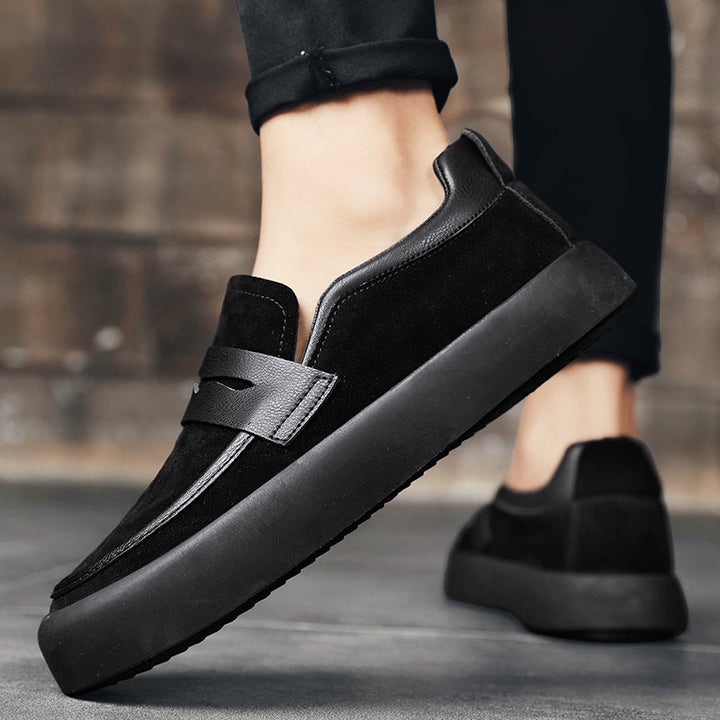 Elegante und bequeme Herren-Slipper aus Wildleder - die perfekte Wahl für jede Gelegenheit