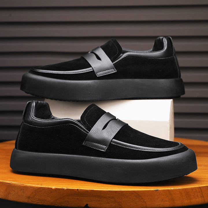 Elegante und bequeme Herren-Slipper aus Wildleder - die perfekte Wahl für jede Gelegenheit